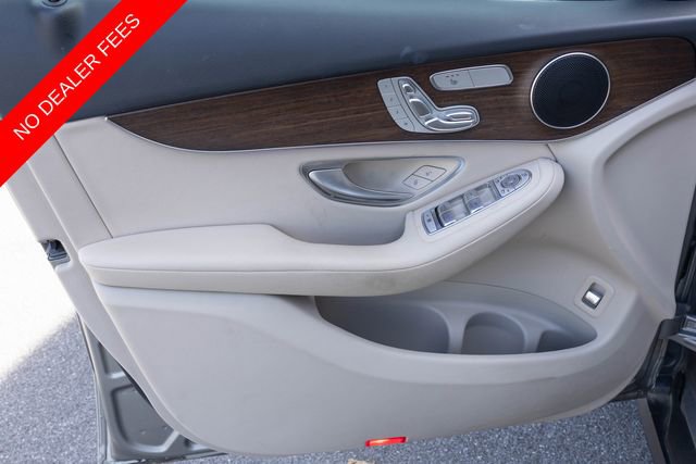 Used 2022 Mercedes-Benz GLC 300 4MATIC w/ Premium Package Lite image 14
