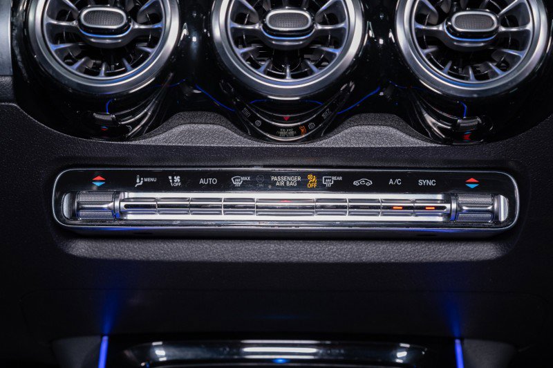 Certified 2023 Mercedes-Benz GLB 250 4MATIC image 18