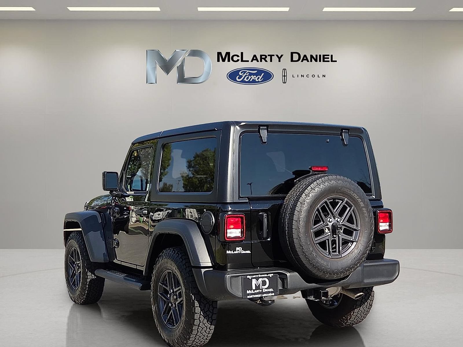 Used 2024 Jeep Wrangler Sport AWD/4WD image 4