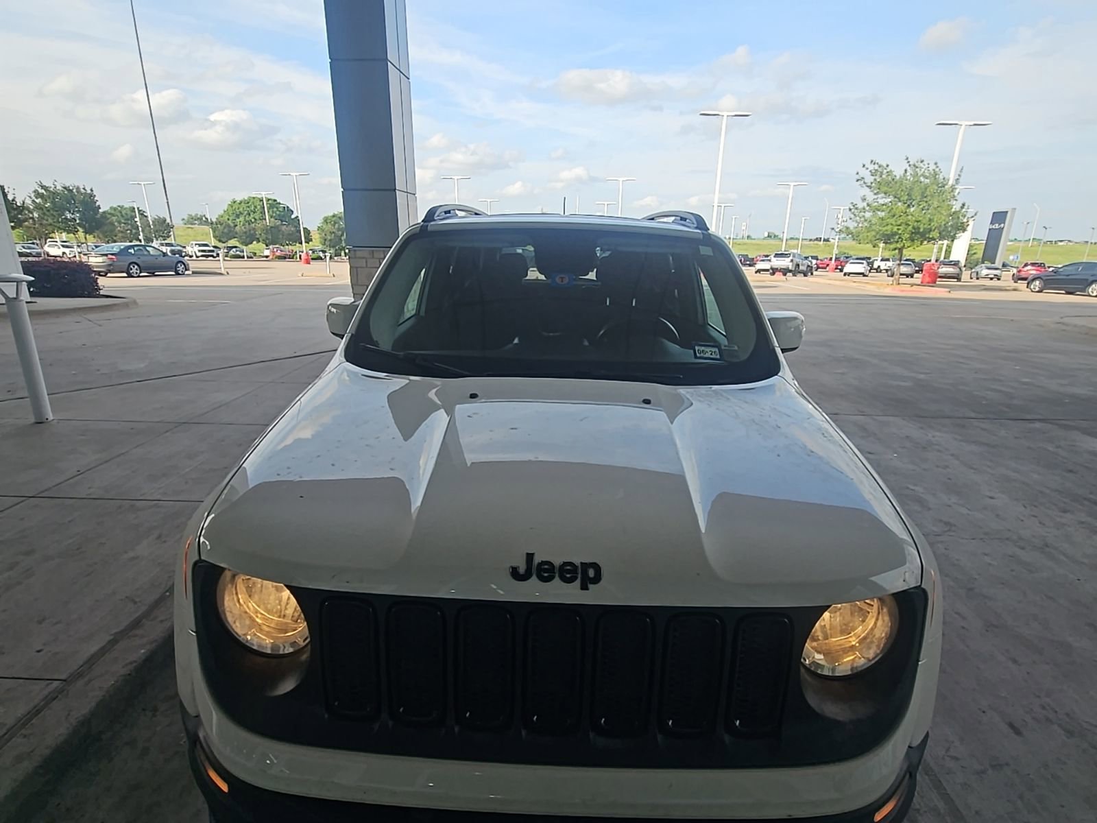 Used 2017 Jeep Renegade Altitude image 23