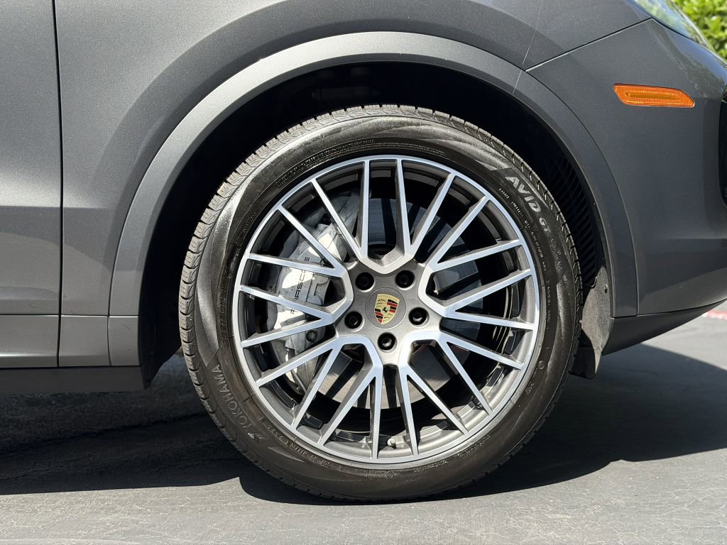 Used 2021 Porsche Cayenne Turbo AWD/4WD image 19