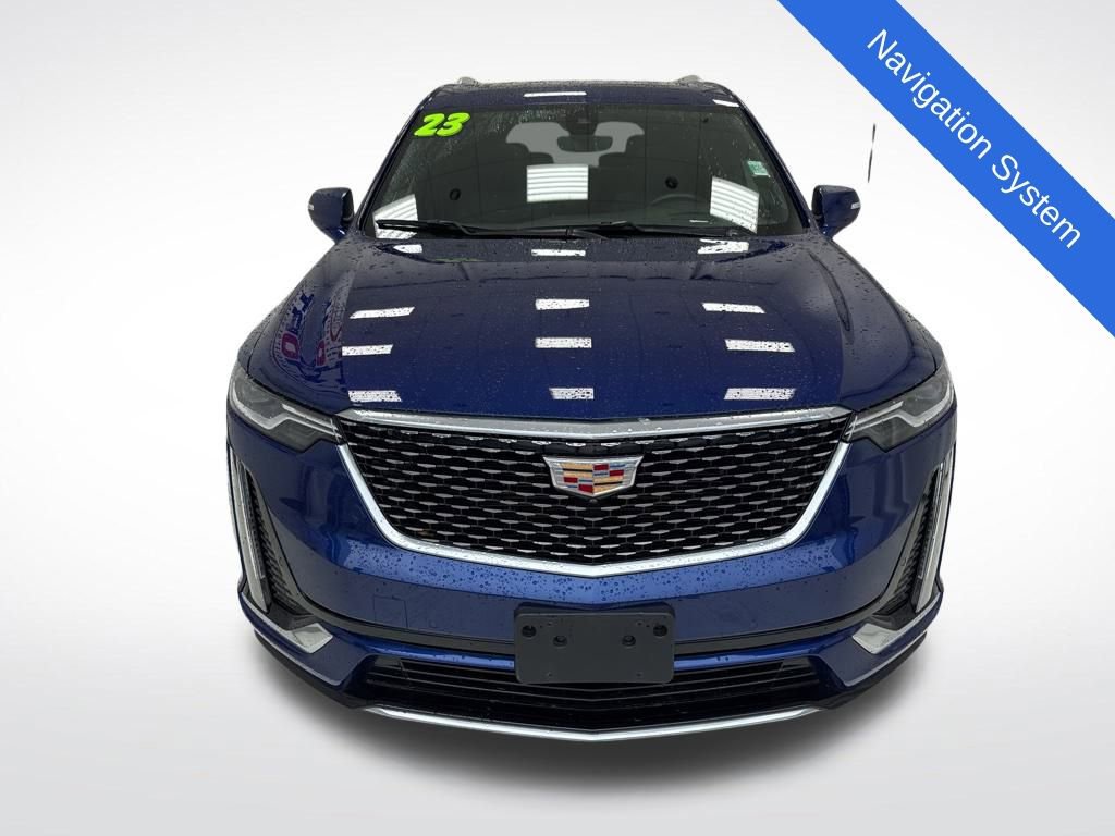 Used 2023 Cadillac XT6 Premium Luxury image 2