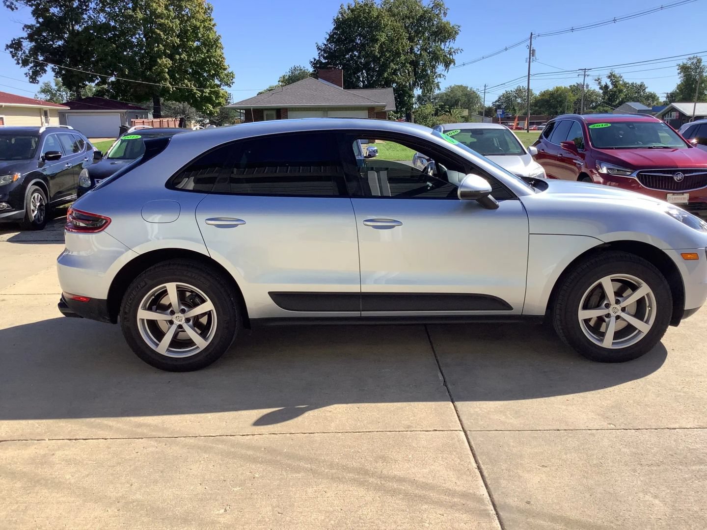Used 2018 Porsche Macan Sport Edition AWD/4WD image 8