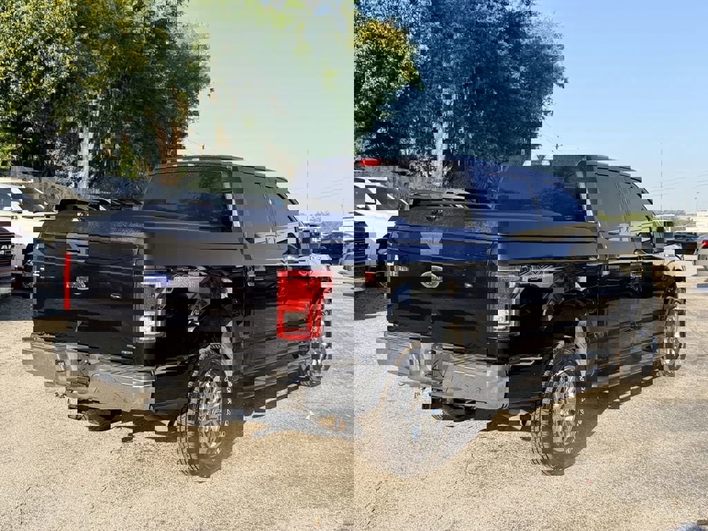 Used 2015 Ford F150 XLT image 5