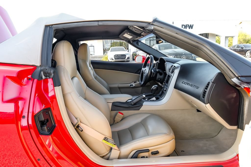 Used 2006 Chevrolet Corvette Convertible w/ Preferred Equipment Group RWD image 27