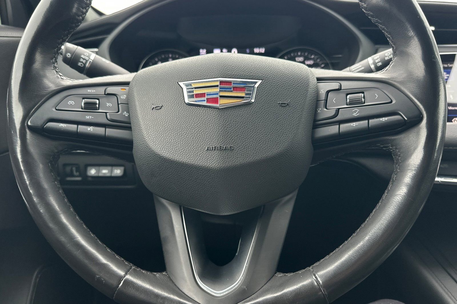 Used 2019 Cadillac XT4 Premium Luxury w/ Technology Package image 23