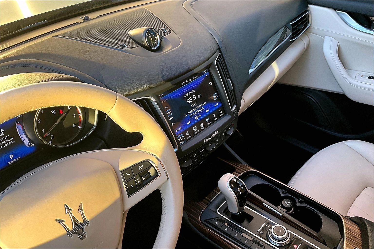 Used 2017 Maserati Levante image 31