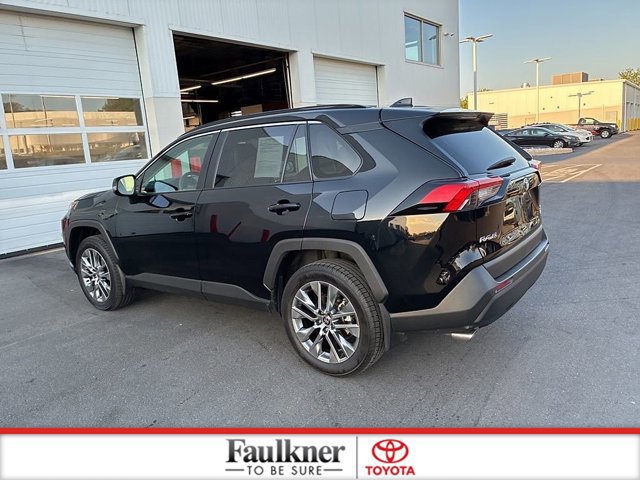 Certified 2022 Toyota RAV4 XLE Premium AWD/4WD image 19