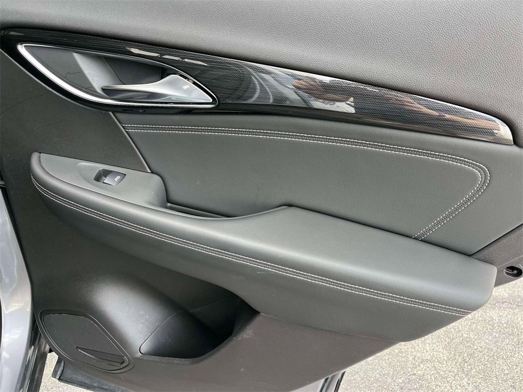 Used 2021 Buick Envision Essence w/ Technology Package I image 19