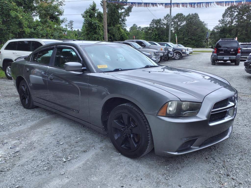 Used 2012 Dodge Charger SE RWD image 1