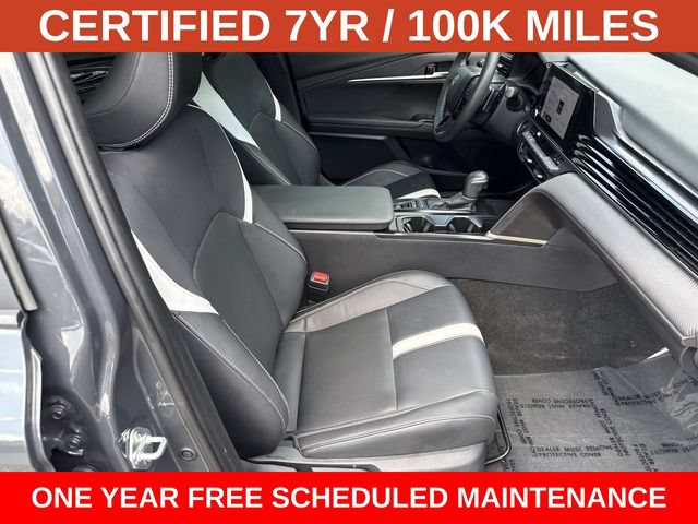 Used 2025 Toyota Camry SE w/ Convenience Package FWD image 9