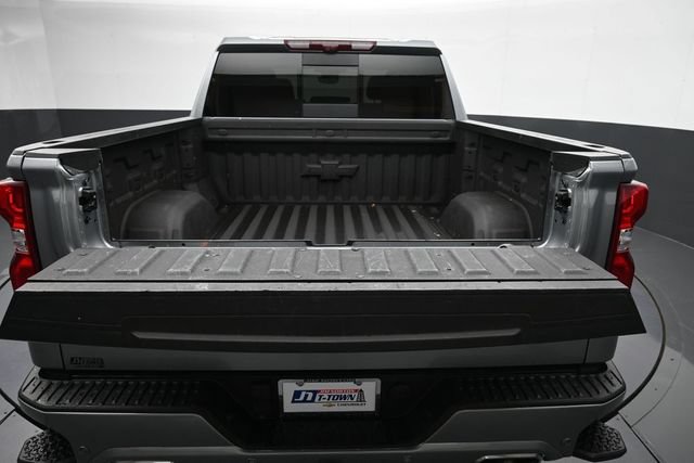 Used 2025 Chevrolet Silverado 1500 High Country AWD/4WD image 33