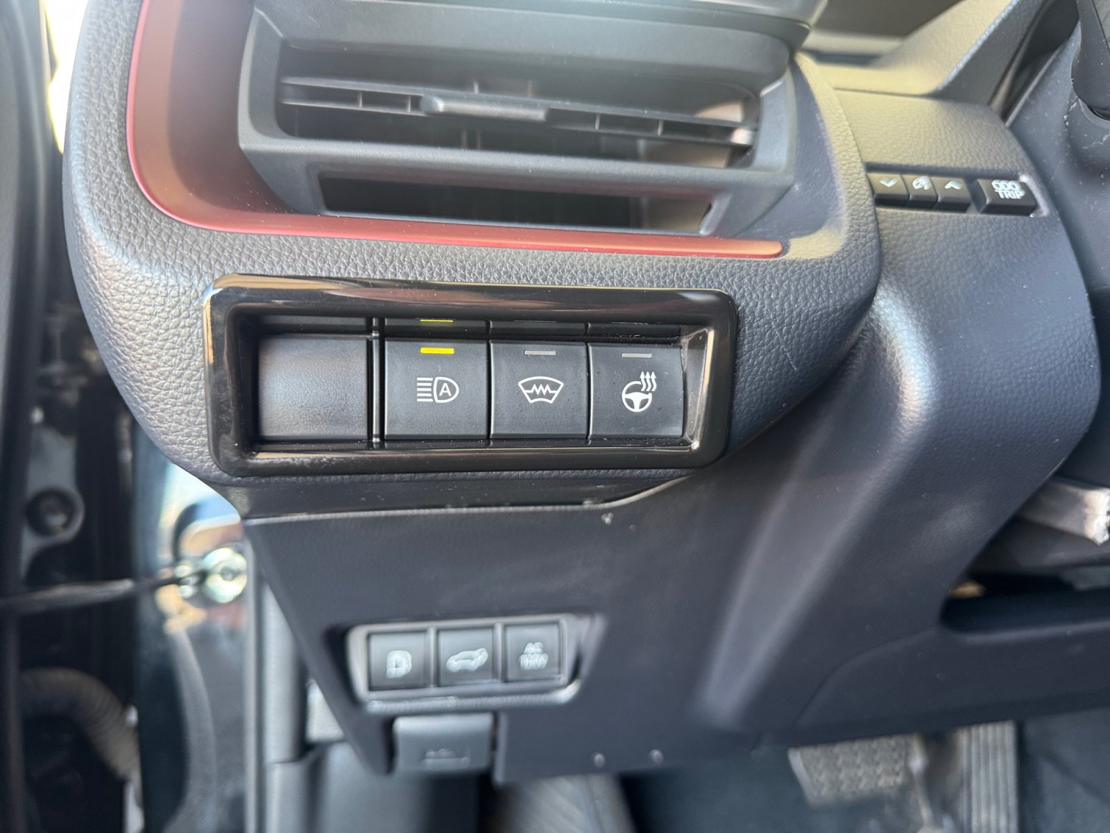 Used 2024 Toyota Prius Prime Premium w/ Advanced Technology Package FWD image 14