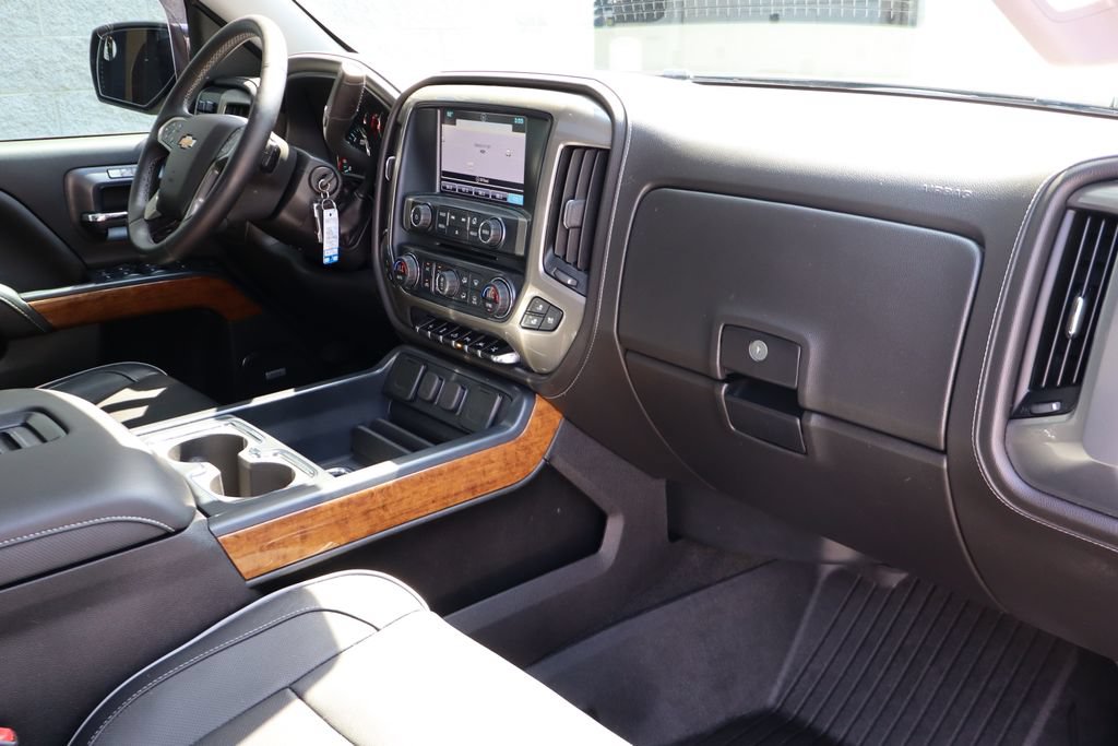 Used 2017 Chevrolet Silverado 1500 High Country w/ High Desert Package AWD/4WD image 31