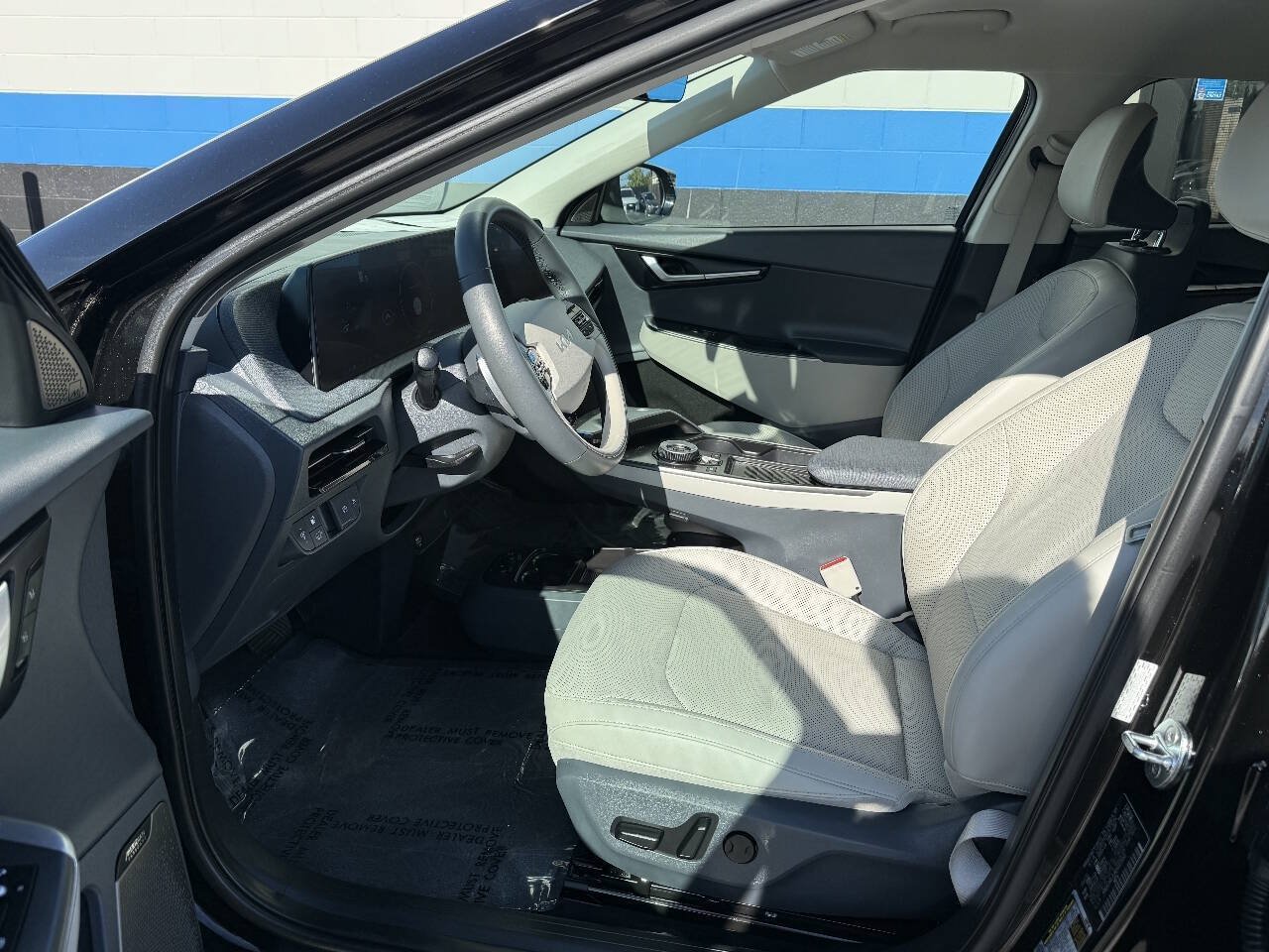 Used 2022 Kia EV6 Wind RWD image 8