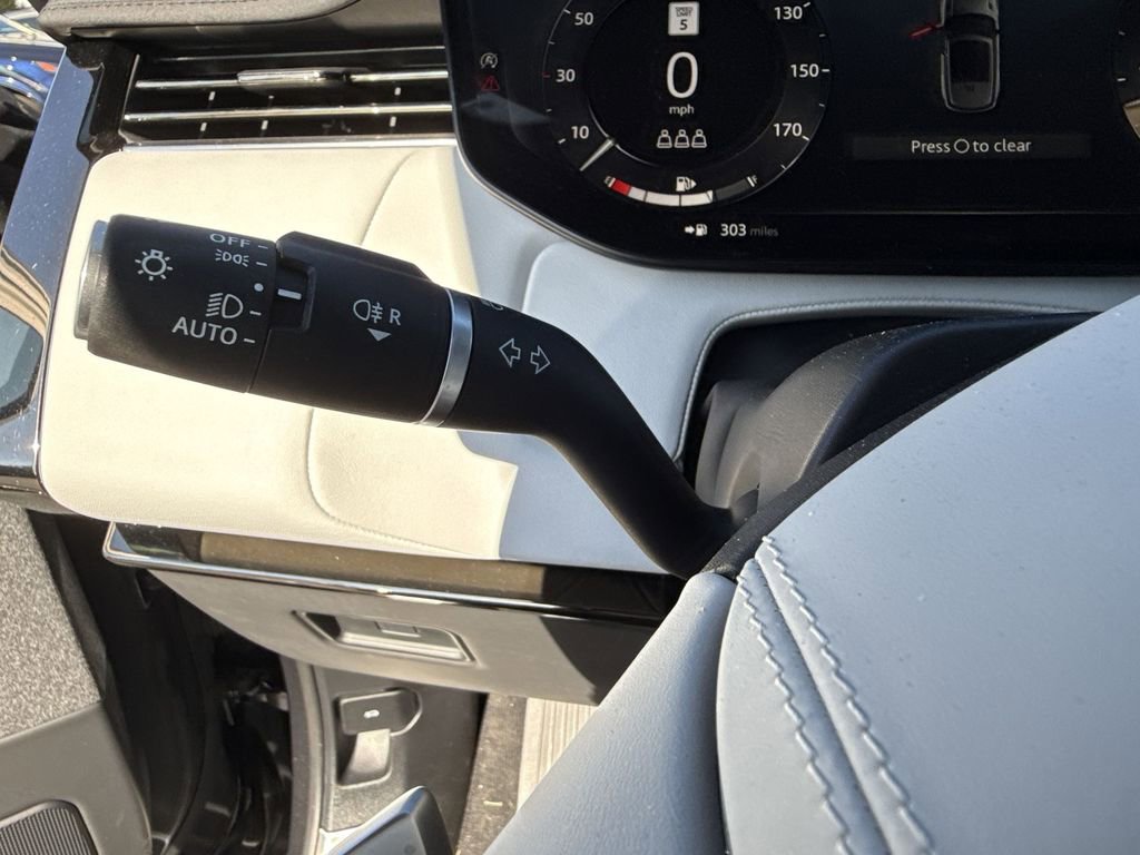 Used 2023 Land Rover Range Rover Sport SE Dynamic image 28