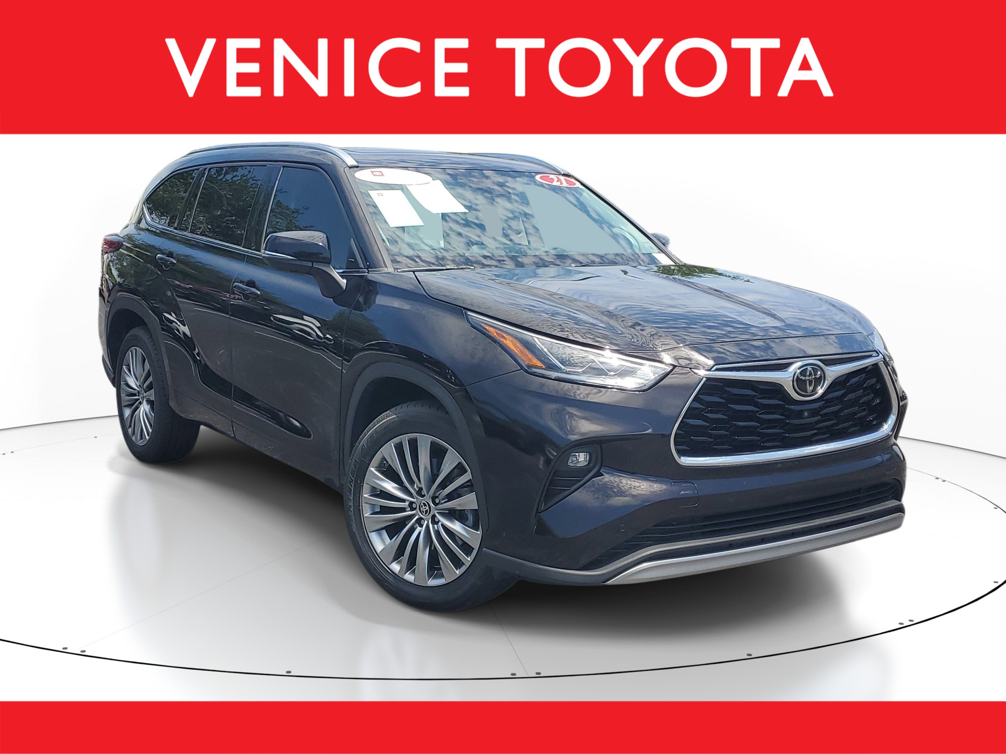 Certified 2021 Toyota Highlander Platinum FWD image 1