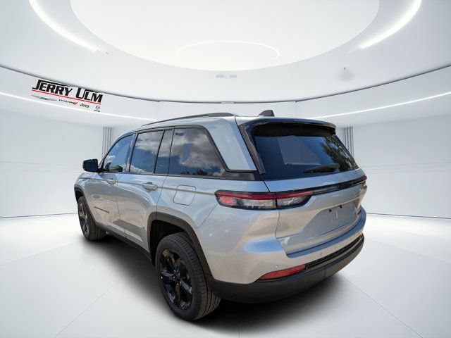 New 2025 Jeep Grand Cherokee Limited w/ Black Appearance Package RWD image 5