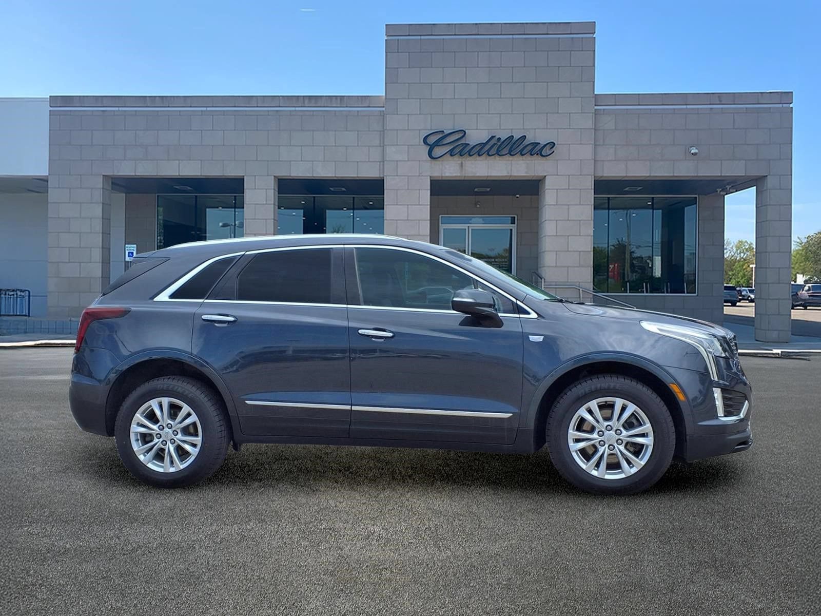 Certified 2023 Cadillac XT5 Luxury AWD/4WD image 4