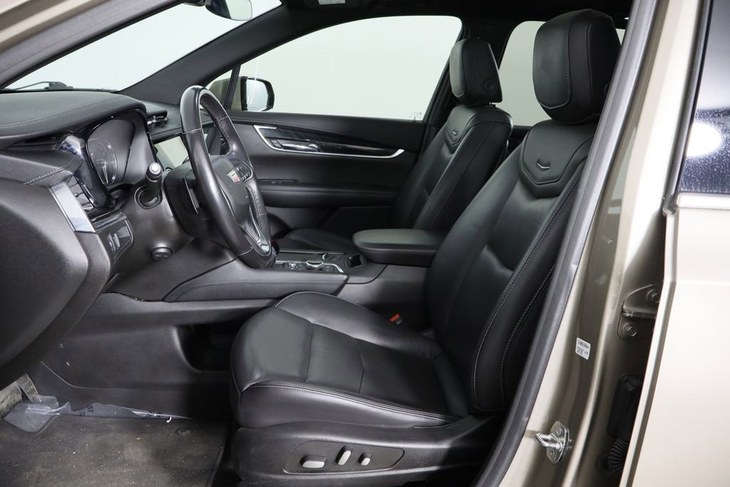 Used 2022 Cadillac XT6 Premium Luxury AWD/4WD image 16