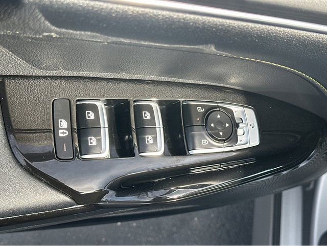 Certified 2025 Kia K5 GT w/ GT1 Package image 39