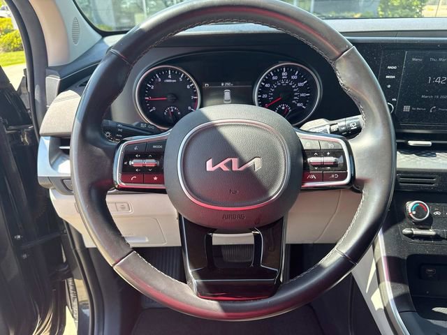 Used 2024 Kia Carnival LX image 28