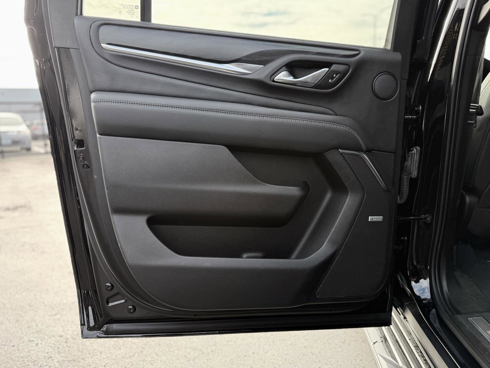 Used 2021 GMC Yukon XL Denali image 13