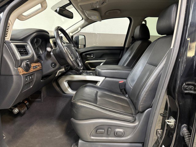 Used 2018 Nissan Titan SL w/ Chrome Package image 13