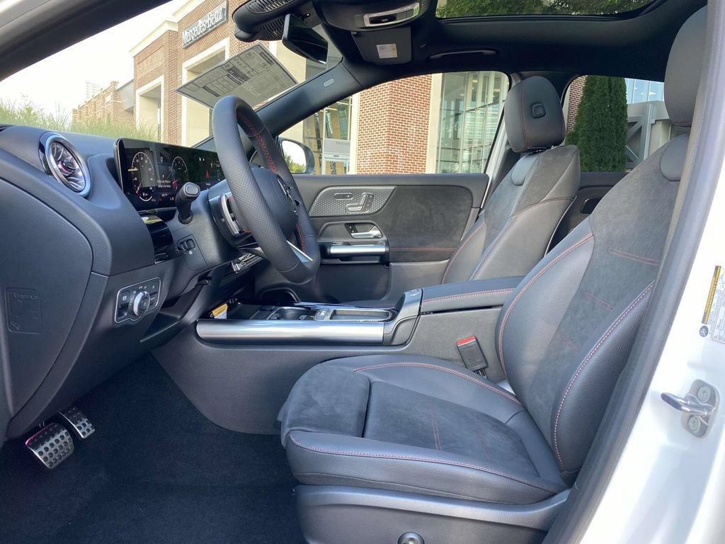 Certified 2025 Mercedes-Benz GLA 250 image 24