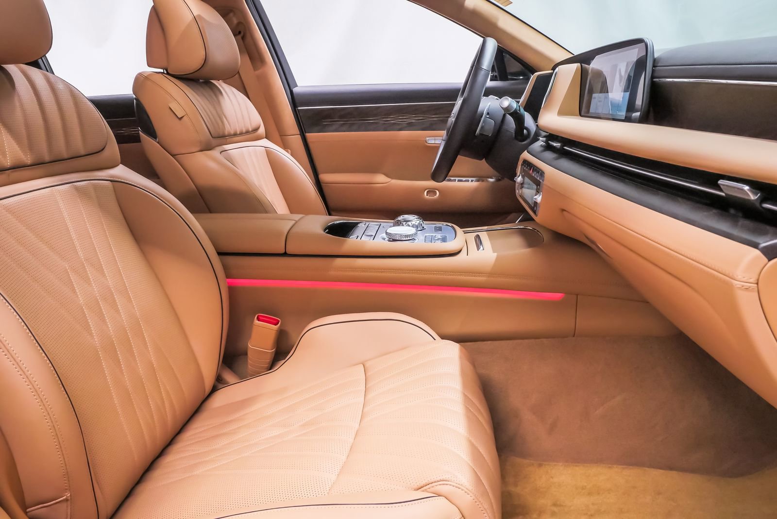 Certified 2025 Genesis G90 3.5T image 16