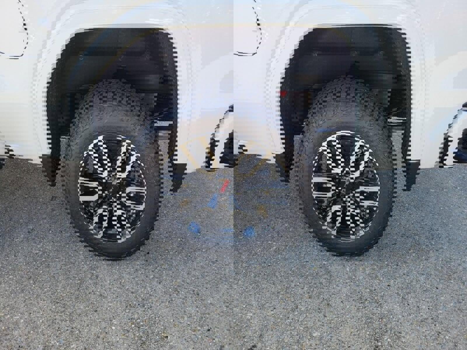 New 2026 GMC Sierra 1500 AT4 w/ AT4 Premium Package image 9