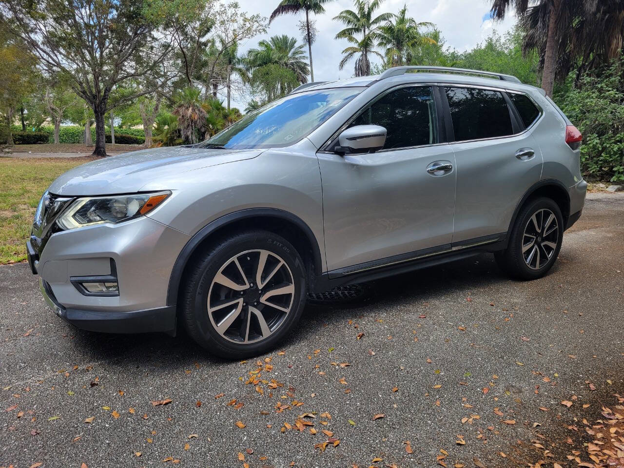Used 2019 Nissan Rogue SL AWD/4WD image 3