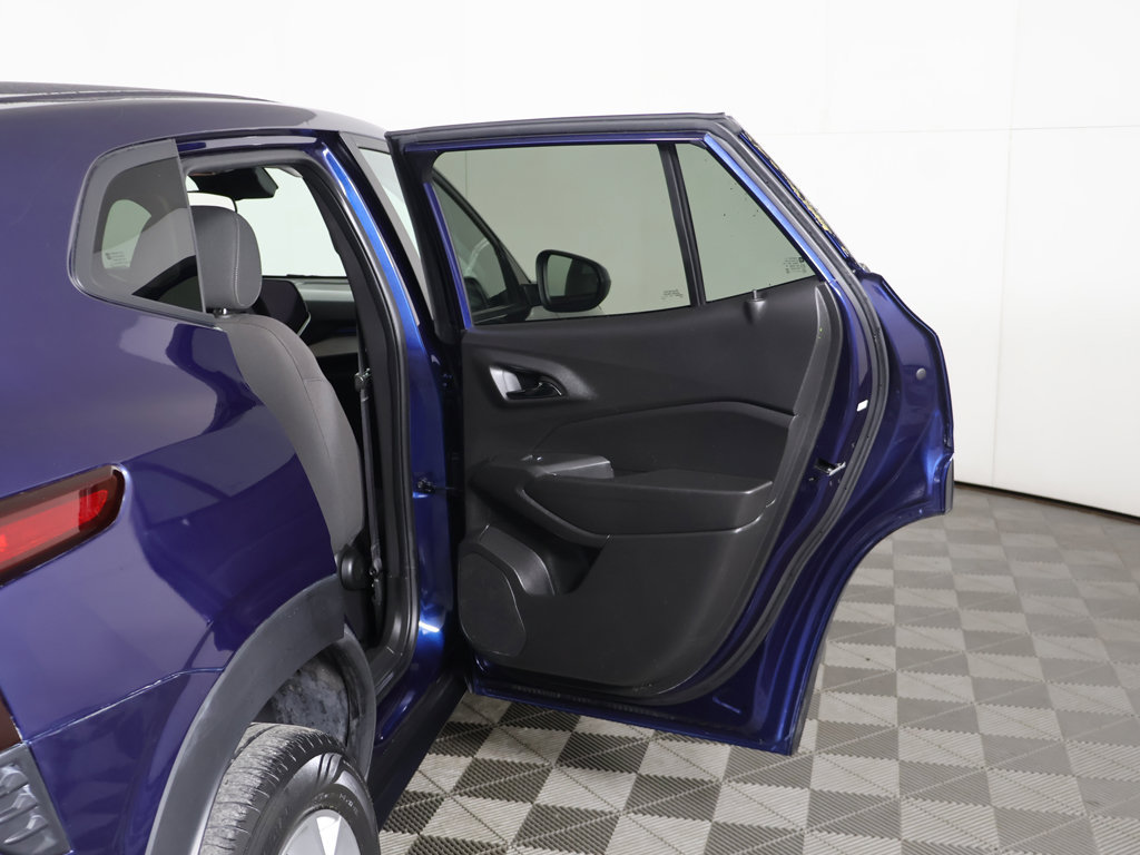 Used 2024 Chevrolet Trax LS w/ LS Convenience Package FWD image 19