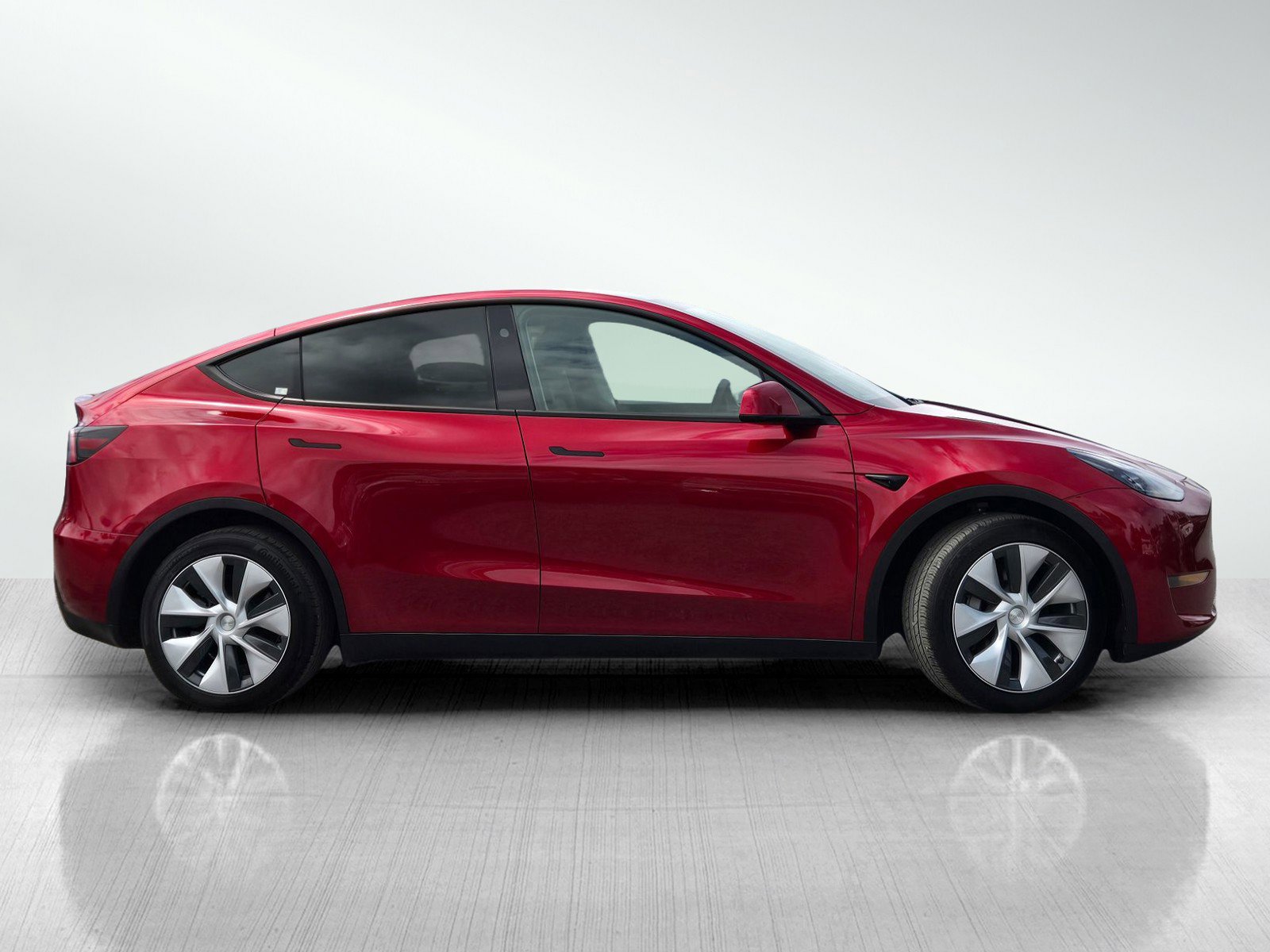 Used 2024 Tesla Model Y Long Range AWD/4WD image 3
