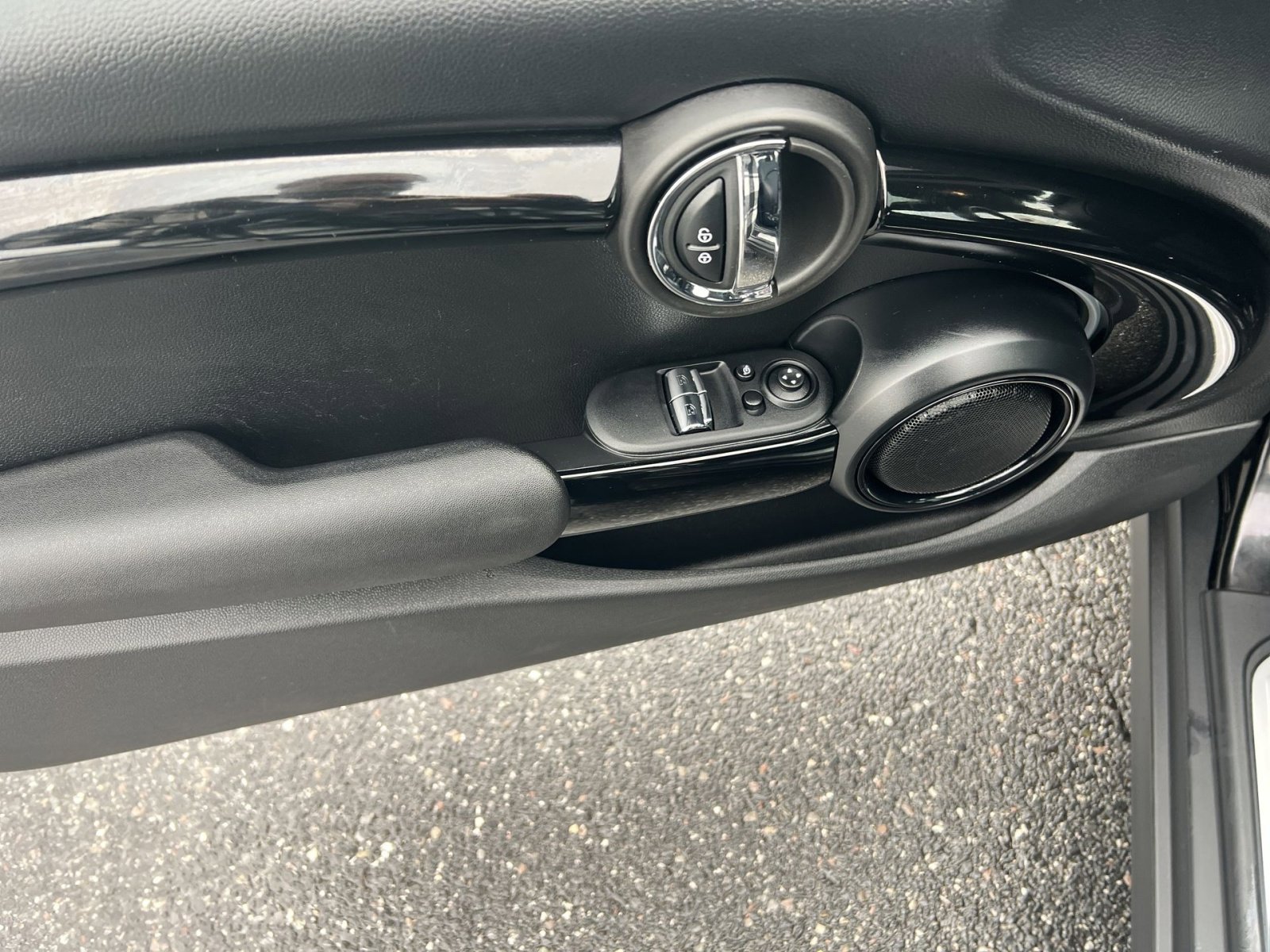 Used 2024 MINI Cooper SE image 14