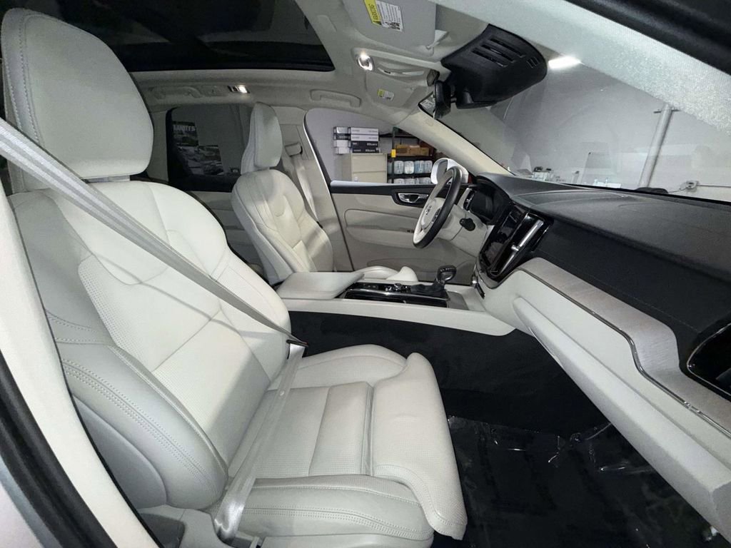 Used 2021 Volvo XC60 T6 Inscription AWD/4WD image 14