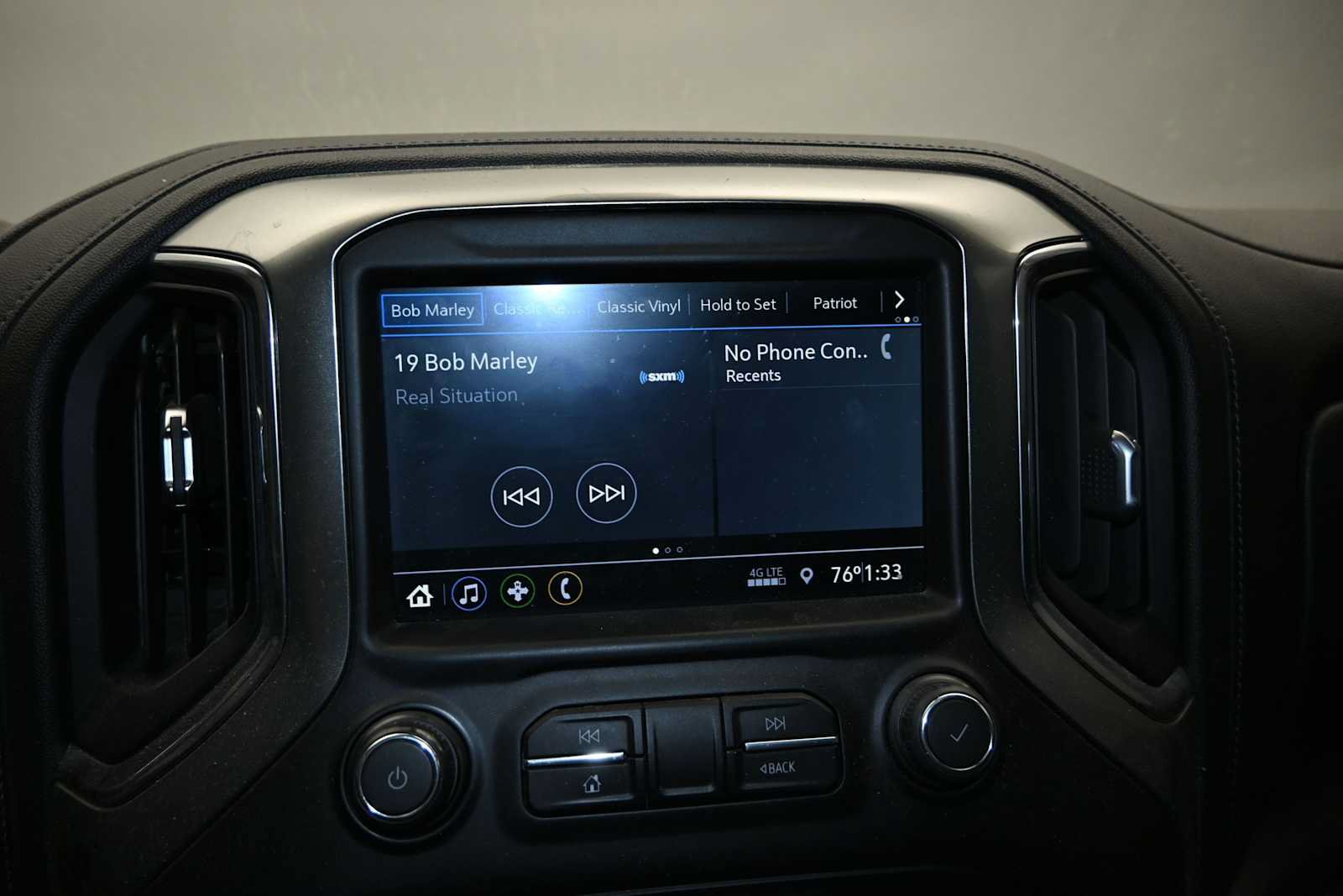 Used 2021 Chevrolet Silverado 1500 LT AWD/4WD image 25