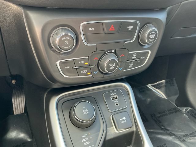 Used 2021 Jeep Compass Latitude w/ Sun and Sound Group AWD/4WD image 23