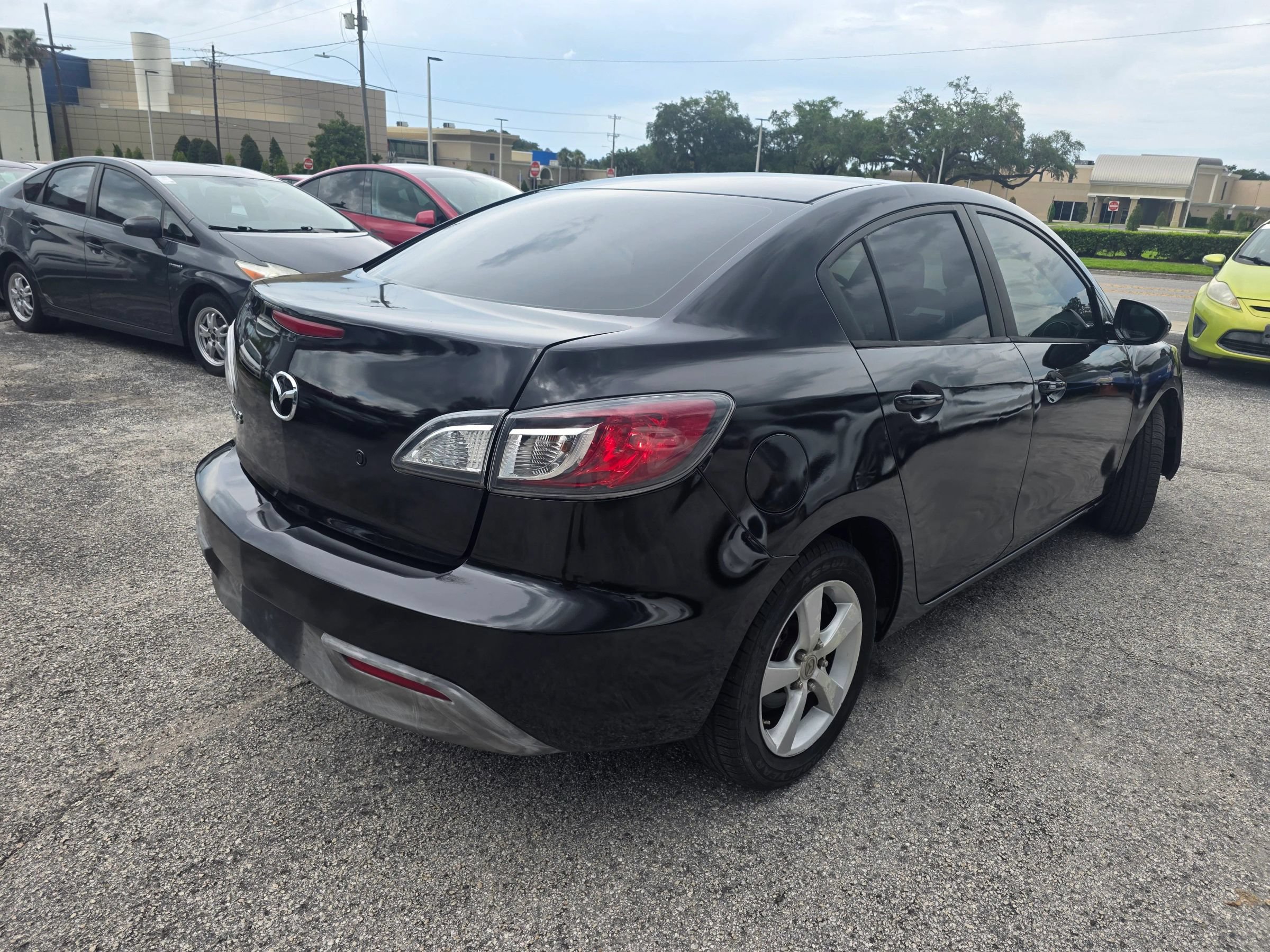 Used 2011 MAZDA MAZDA3 i Sport FWD image 7