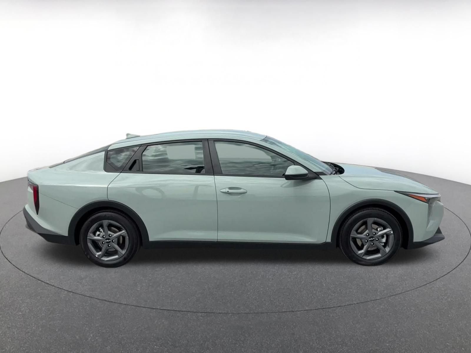 Used 2026 Kia K4 FWD image 15