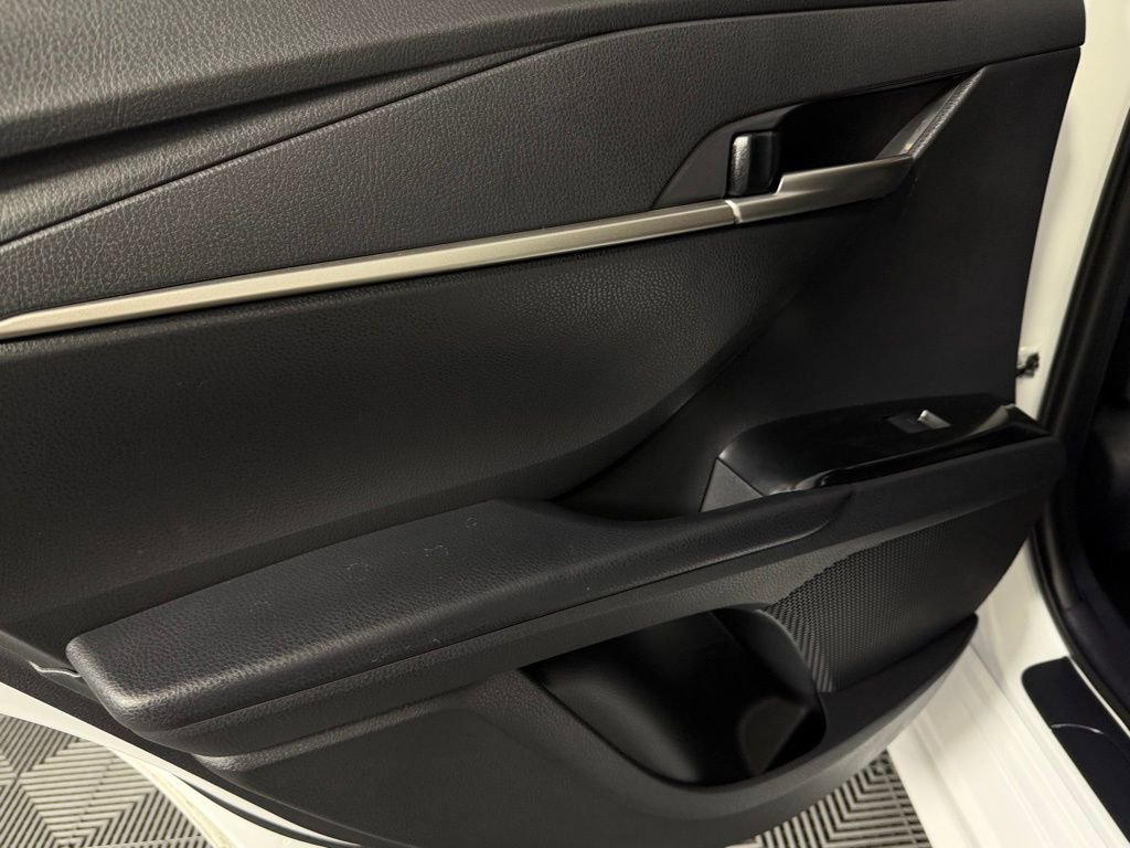 Used 2025 Toyota Camry SE image 26