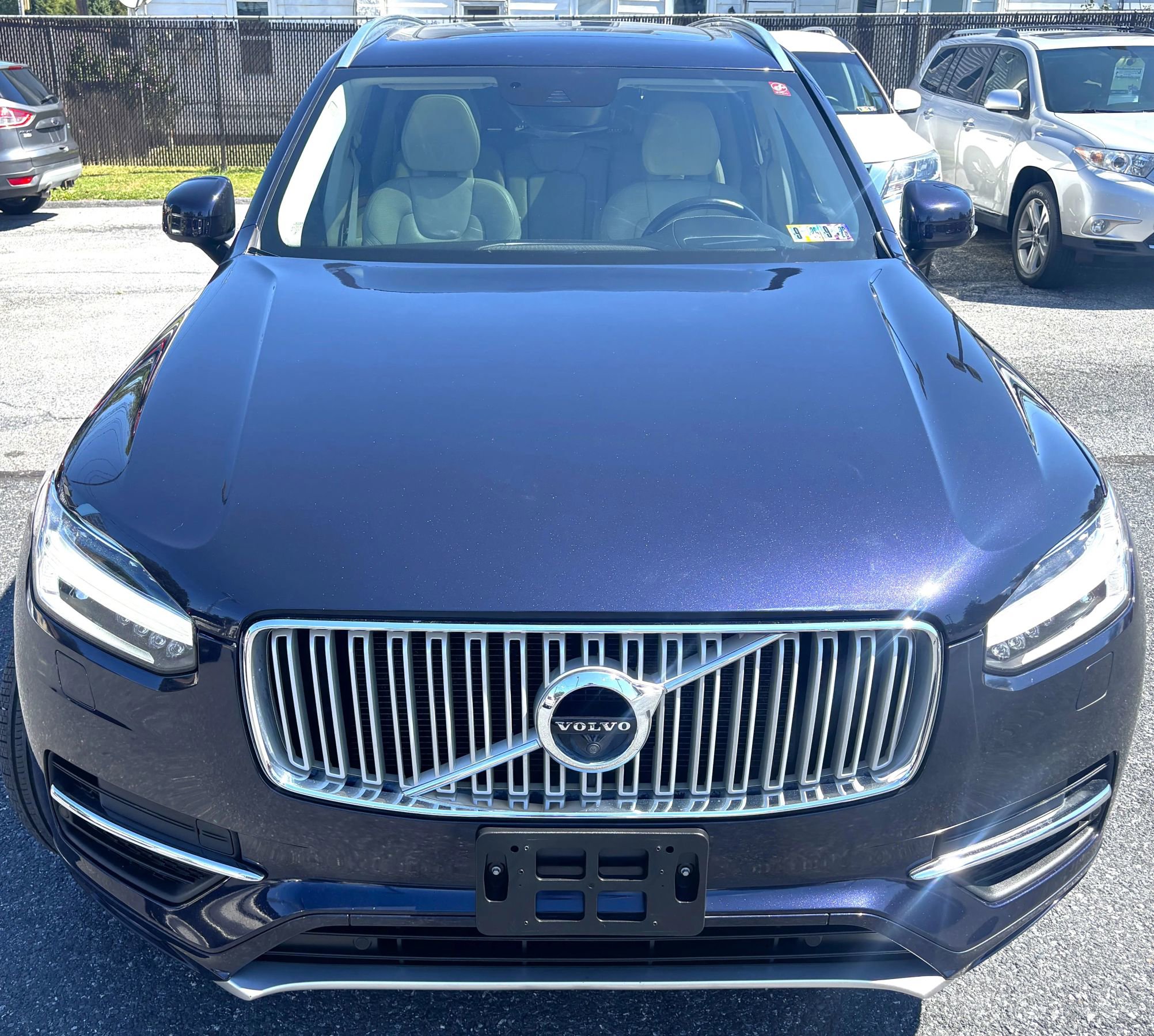 Used 2017 Volvo XC90 T6 Inscription image 2
