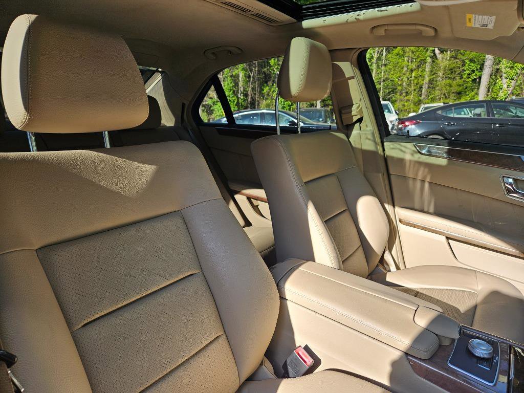 Used 2011 Mercedes-Benz E 350 4MATIC Sedan image 32