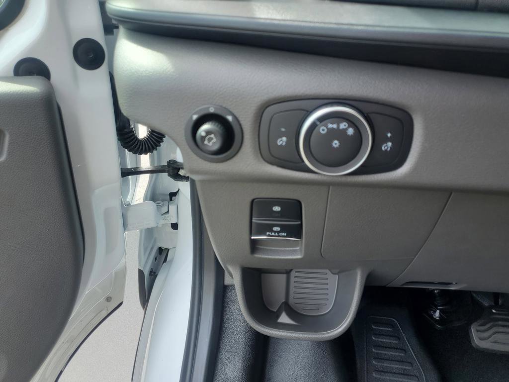 New 2025 Ford Transit 250 Low Roof RWD image 28