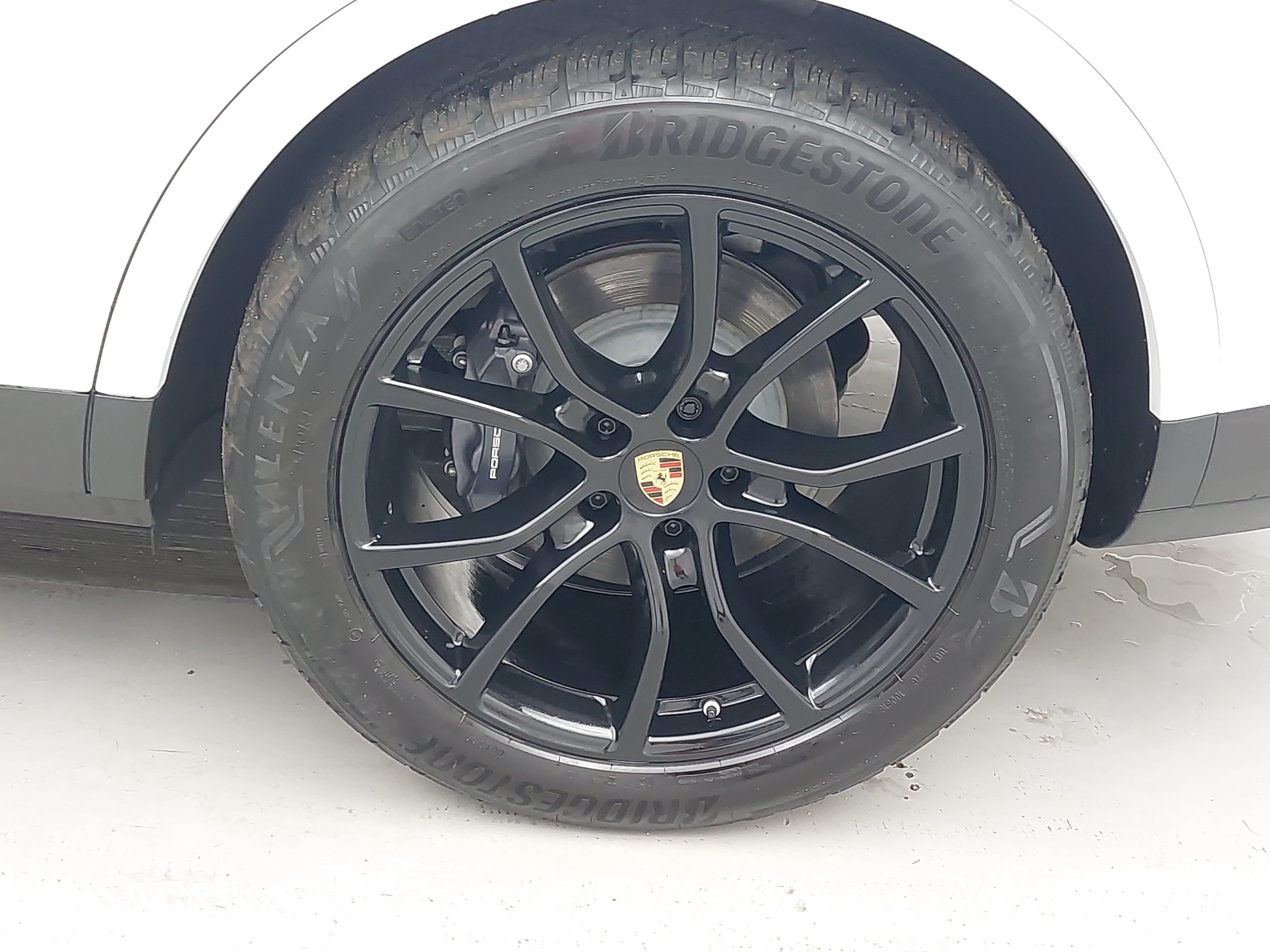 Certified 2026 Porsche Cayenne E-Hybrid Coupe AWD/4WD image 36