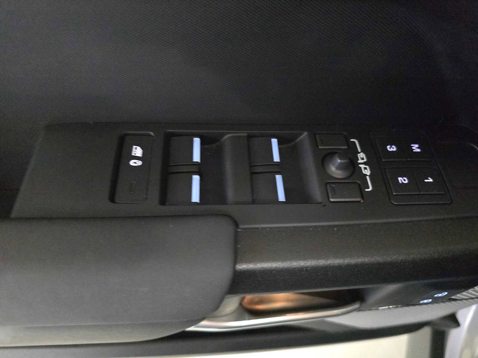 Certified 2024 Land Rover Defender 130 Outbound image 24