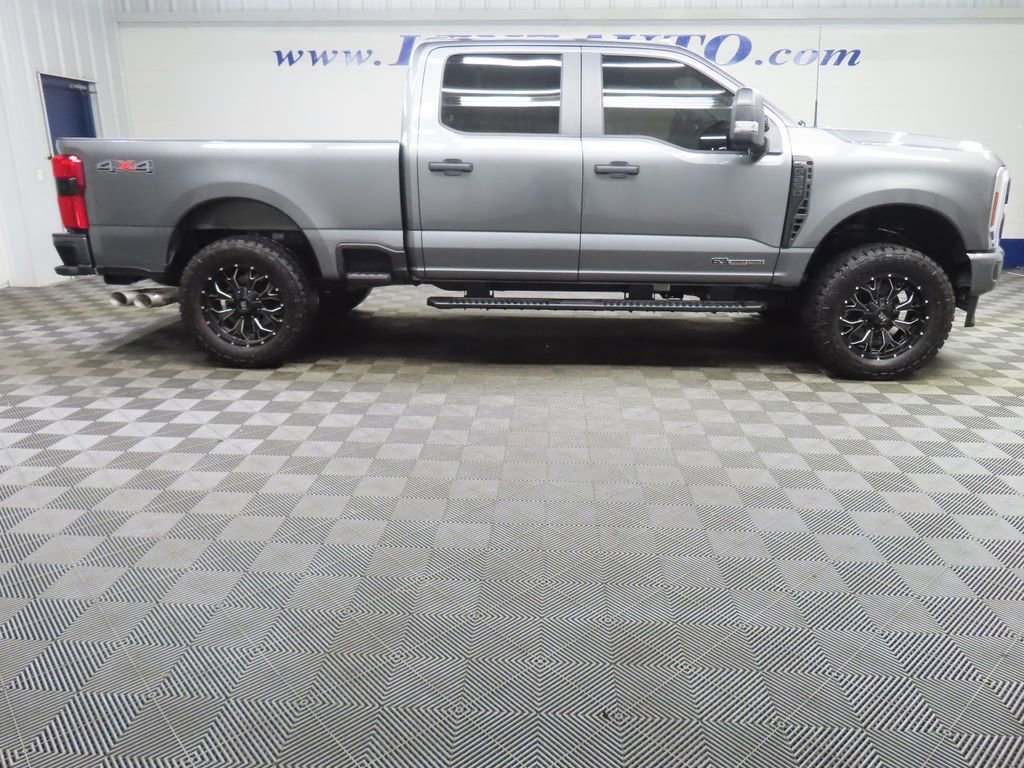 Used 2025 Ford F250 XL w/ STX Appearance Package image 2