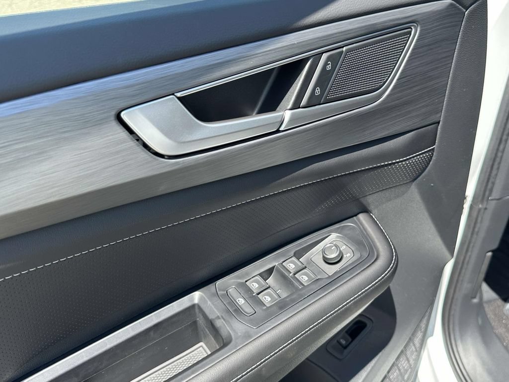 New 2026 Volkswagen Atlas Cross Sport SE AWD/4WD image 13