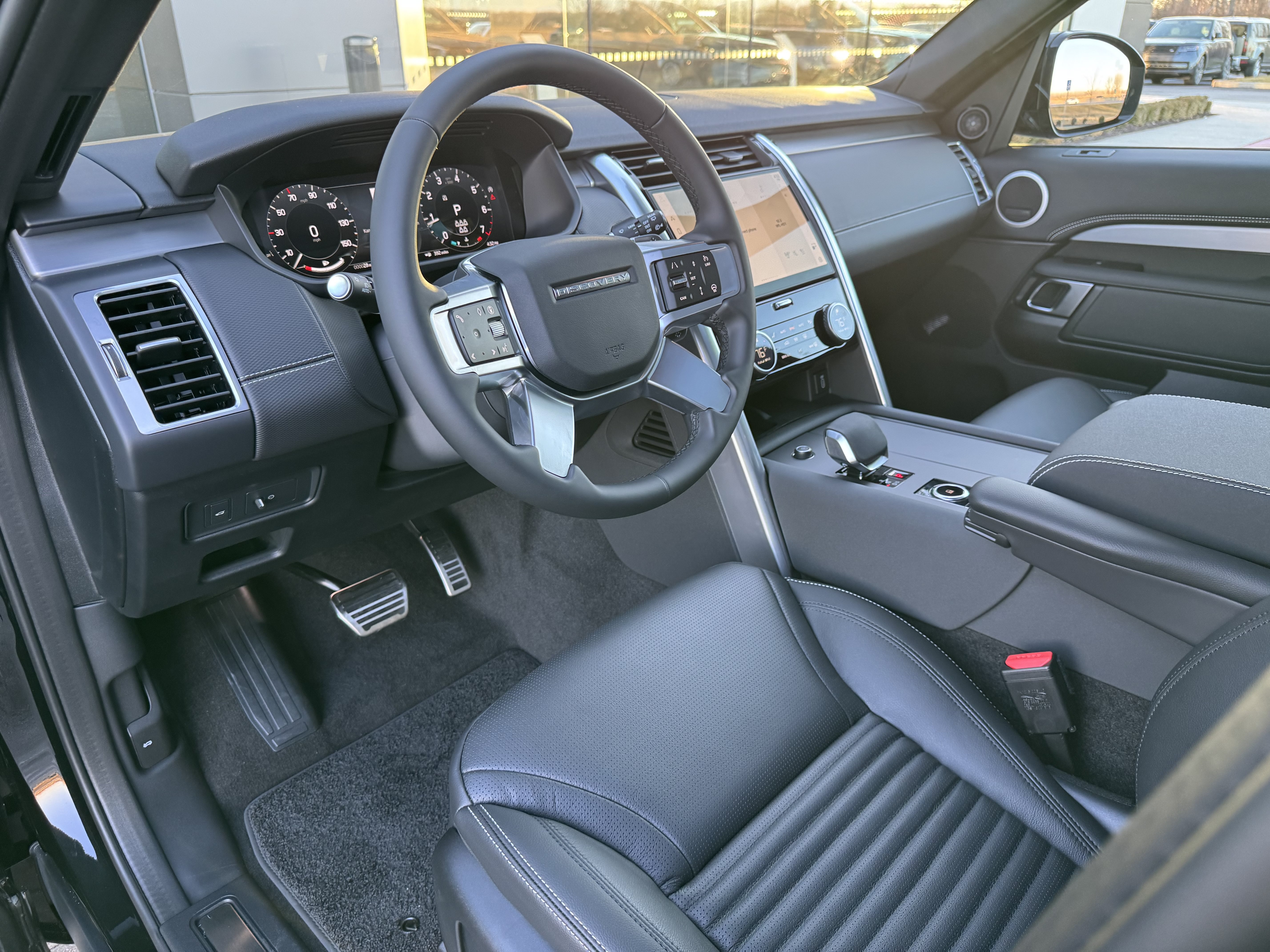 New 2026 Land Rover Discovery Limited Edition AWD/4WD image 13