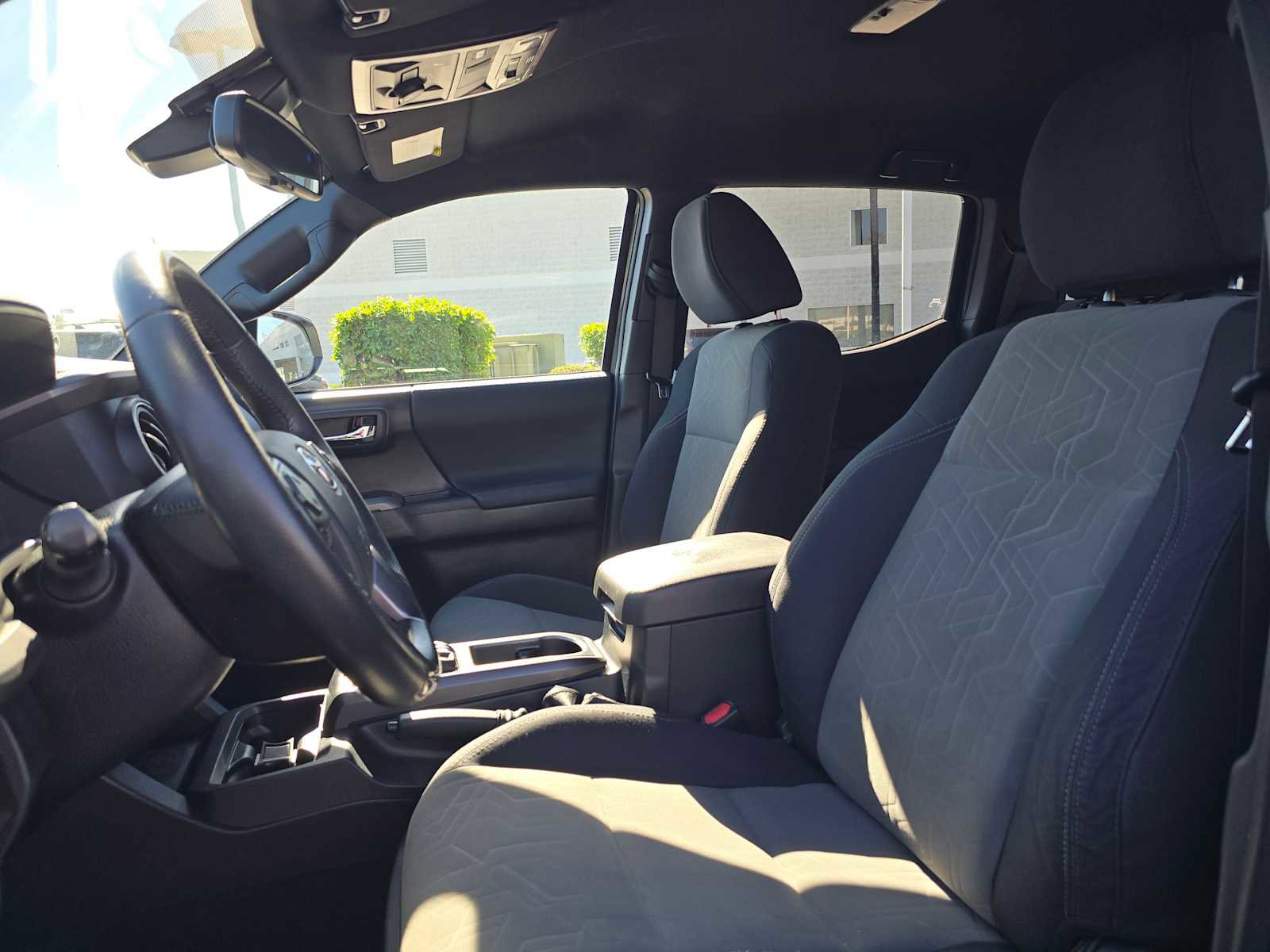 Used 2022 Toyota Tacoma TRD Off-Road image 21